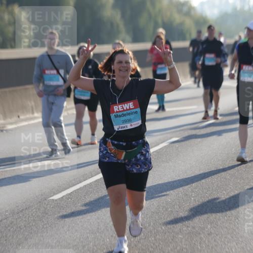 03.10.2025 - Köhlbrandbrückenlauf Jannik Wohlers http://msf.ph/oto/9065365 03.10.2025 09:26:19 Position 3 2936 meine-sportfotos.de