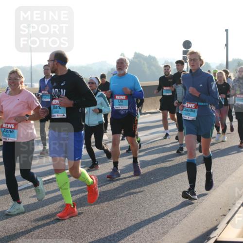 03.10.2025 - Köhlbrandbrückenlauf Lena Gebhardt http://msf.ph/oto/9065368 03.10.2025 09:22:28 Position 1 1672, 1282, 1809, 3372 meine-sportfotos.de