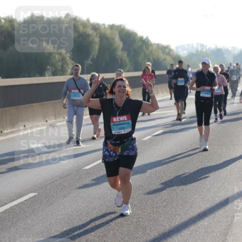 03.10.2025 - Köhlbrandbrückenlauf Jannik Wohlers http://msf.ph/oto/9065372 03.10.2025 09:26:19 Position 3 2936 meine-sportfotos.de