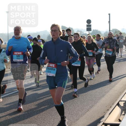 03.10.2025 - Köhlbrandbrückenlauf Lena Gebhardt http://msf.ph/oto/9065394 03.10.2025 09:22:29 Position 1 1809, 3372, 2686 meine-sportfotos.de