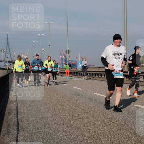 03.10.2025 - Köhlbrandbrückenlauf Fabian Wolf http://msf.ph/oto/9065407 03.10.2025 10:08:29 Position 3 14, 5, 2023, 2693 meine-sportfotos.de