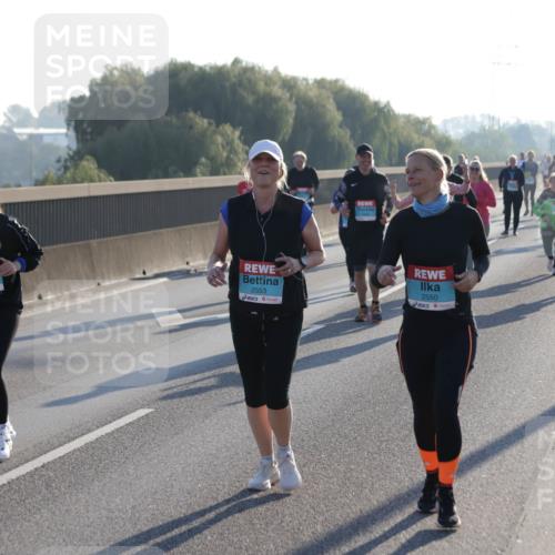 03.10.2025 - Köhlbrandbrückenlauf Jannik Wohlers http://msf.ph/oto/9065428 03.10.2025 09:26:24 Position 3 3103, 2553, 2550 meine-sportfotos.de