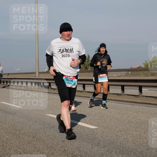 03.10.2025 - Köhlbrandbrückenlauf Fabian Wolf http://msf.ph/oto/9065436 03.10.2025 10:08:30 Position 3 16, 2023, 3, 2693 meine-sportfotos.de
