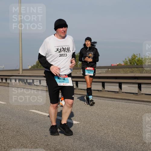 03.10.2025 - Köhlbrandbrückenlauf Fabian Wolf http://msf.ph/oto/9065441 03.10.2025 10:08:30 Position 3 16, 2023, 2693, 3044 meine-sportfotos.de