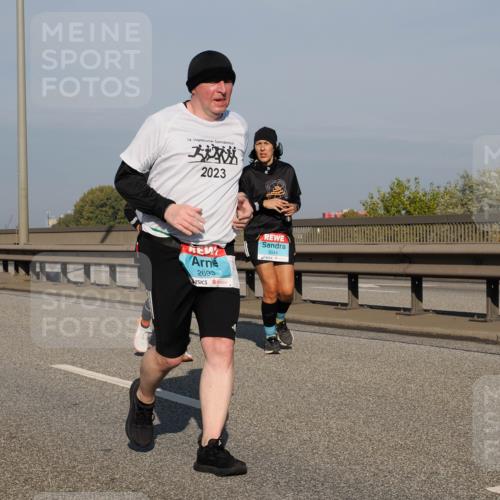 03.10.2025 - Köhlbrandbrückenlauf Fabian Wolf http://msf.ph/oto/9065445 03.10.2025 10:08:30 Position 3 16, 2023, 2693, 3044 meine-sportfotos.de