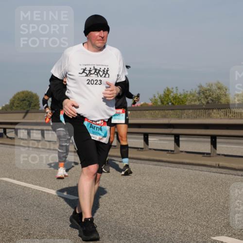 03.10.2025 - Köhlbrandbrückenlauf Fabian Wolf http://msf.ph/oto/9065449 03.10.2025 10:08:30 Position 3 16, 2023, 2693, 3044 meine-sportfotos.de