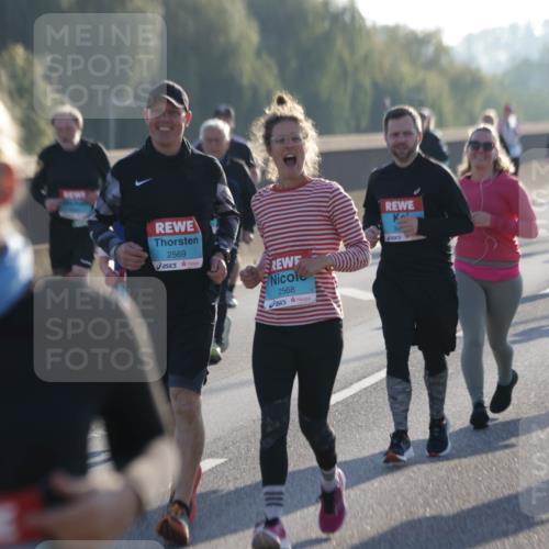 03.10.2025 - Köhlbrandbrückenlauf Jannik Wohlers http://msf.ph/oto/9065452 03.10.2025 09:26:25 Position 3 2569, 2568 meine-sportfotos.de