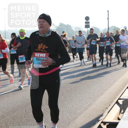 03.10.2025 - Köhlbrandbrückenlauf Lena Gebhardt http://msf.ph/oto/9065462 03.10.2025 09:22:34 Position 1 1719, 42, 132 meine-sportfotos.de