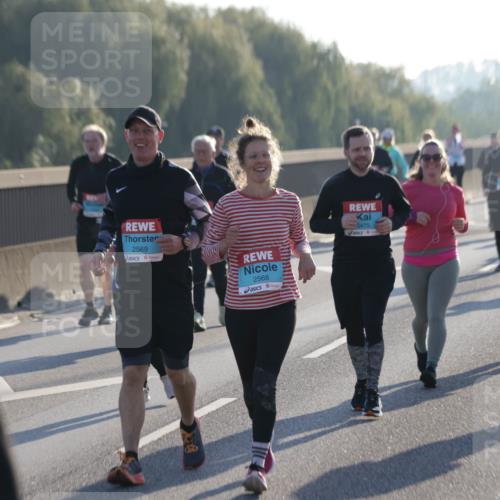 03.10.2025 - Köhlbrandbrückenlauf Jannik Wohlers http://msf.ph/oto/9065473 03.10.2025 09:26:25 Position 3 2569, 2568, 3475 meine-sportfotos.de