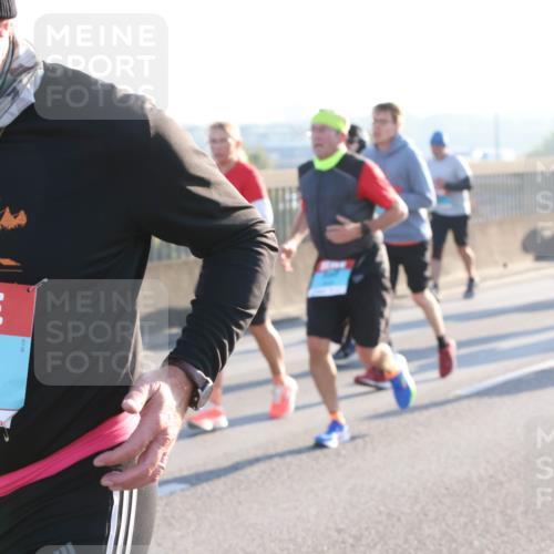 03.10.2025 - Köhlbrandbrückenlauf Lena Gebhardt http://msf.ph/oto/9065488 03.10.2025 09:22:35 Position 1 1329 meine-sportfotos.de