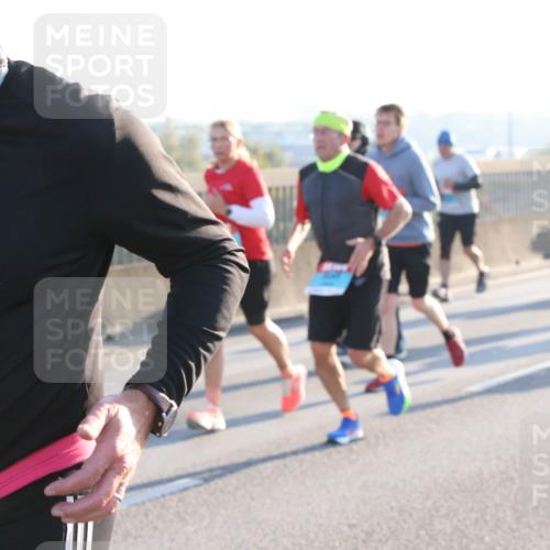 03.10.2025 - Köhlbrandbrückenlauf Lena Gebhardt http://msf.ph/oto/9065490 03.10.2025 09:22:35 Position 1 1329 meine-sportfotos.de