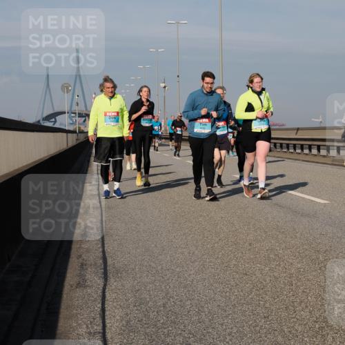 03.10.2025 - Köhlbrandbrückenlauf Fabian Wolf http://msf.ph/oto/9065506 03.10.2025 10:08:33 Position 3 3607, 2112, 2092 meine-sportfotos.de