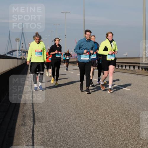03.10.2025 - Köhlbrandbrückenlauf Fabian Wolf http://msf.ph/oto/9065522 03.10.2025 10:08:34 Position 3 2092, 2112 meine-sportfotos.de