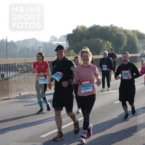 03.10.2025 - Köhlbrandbrückenlauf Jannik Wohlers http://msf.ph/oto/9065529 03.10.2025 09:26:28 Position 3 2569, 2568, 3475 meine-sportfotos.de