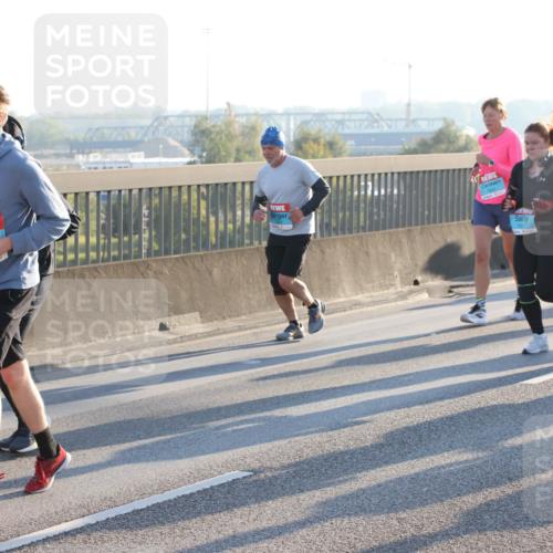 03.10.2025 - Köhlbrandbrückenlauf Lena Gebhardt http://msf.ph/oto/9065537 03.10.2025 09:22:36 Position 1 17 meine-sportfotos.de
