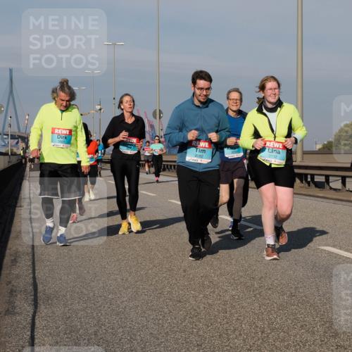 03.10.2025 - Köhlbrandbrückenlauf Fabian Wolf http://msf.ph/oto/9065547 03.10.2025 10:08:35 Position 3 3607, 2092, 2112 meine-sportfotos.de