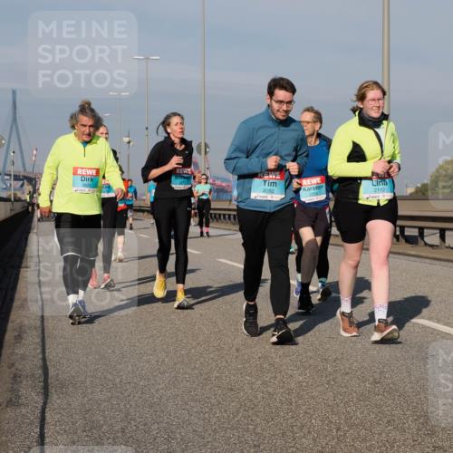 03.10.2025 - Köhlbrandbrückenlauf Fabian Wolf http://msf.ph/oto/9065552 03.10.2025 10:08:35 Position 3 3607, 3670, 15613, 2092, 2259, 2112 meine-sportfotos.de