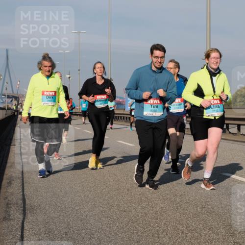 03.10.2025 - Köhlbrandbrückenlauf Fabian Wolf http://msf.ph/oto/9065558 03.10.2025 10:08:36 Position 3 3607, 3670, 2092, 2259, 2112 meine-sportfotos.de