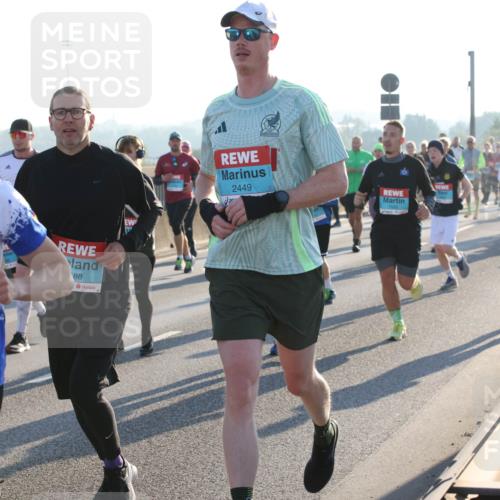 03.10.2025 - Köhlbrandbrückenlauf Lena Gebhardt http://msf.ph/oto/9065593 03.10.2025 09:22:39 Position 1 3049, 88, 2449 meine-sportfotos.de