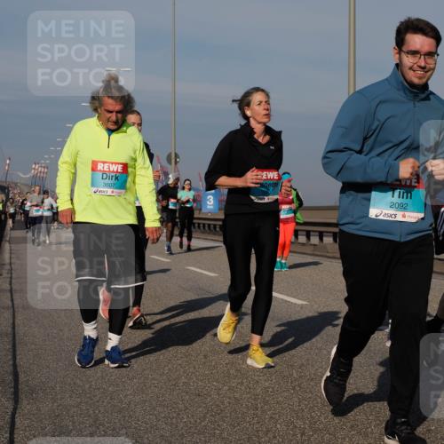 03.10.2025 - Köhlbrandbrückenlauf Fabian Wolf http://msf.ph/oto/9065595 03.10.2025 10:08:37 Position 3 3607, 3, 2092, 2259 meine-sportfotos.de