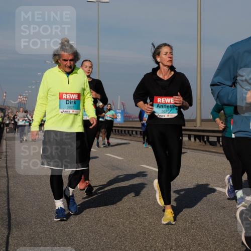 03.10.2025 - Köhlbrandbrückenlauf Fabian Wolf http://msf.ph/oto/9065597 03.10.2025 10:08:37 Position 3 3607, 22, 3670, 2092 meine-sportfotos.de