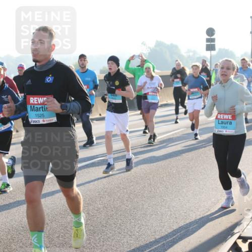 03.10.2025 - Köhlbrandbrückenlauf Lena Gebhardt http://msf.ph/oto/9065632 03.10.2025 09:22:41 Position 1 911, 1, 1525, 3643, 1954 meine-sportfotos.de