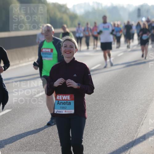 03.10.2025 - Köhlbrandbrückenlauf Jannik Wohlers http://msf.ph/oto/9065660 03.10.2025 09:26:40 Position 3 1982 meine-sportfotos.de