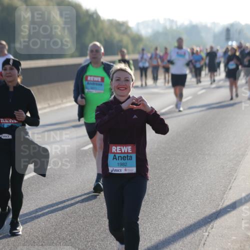 03.10.2025 - Köhlbrandbrückenlauf Jannik Wohlers http://msf.ph/oto/9065676 03.10.2025 09:26:40 Position 3 1887, 1982 meine-sportfotos.de