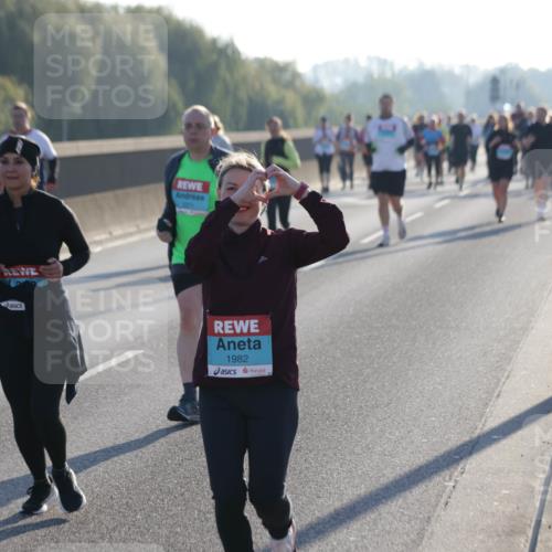 03.10.2025 - Köhlbrandbrückenlauf Jannik Wohlers http://msf.ph/oto/9065692 03.10.2025 09:26:41 Position 3 1887, 1982 meine-sportfotos.de