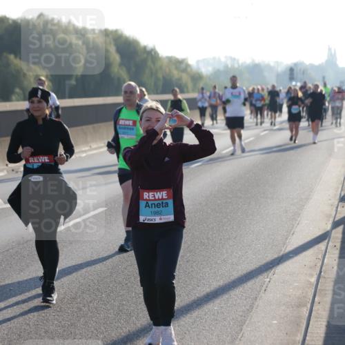 03.10.2025 - Köhlbrandbrückenlauf Jannik Wohlers http://msf.ph/oto/9065697 03.10.2025 09:26:41 Position 3 1887, 1982 meine-sportfotos.de