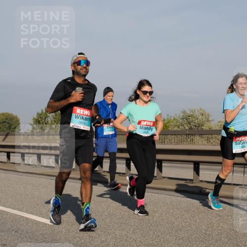 03.10.2025 - Köhlbrandbrückenlauf Fabian Wolf http://msf.ph/oto/9065699 03.10.2025 10:08:45 Position 3 2676, 2067, 2681, 3360 meine-sportfotos.de