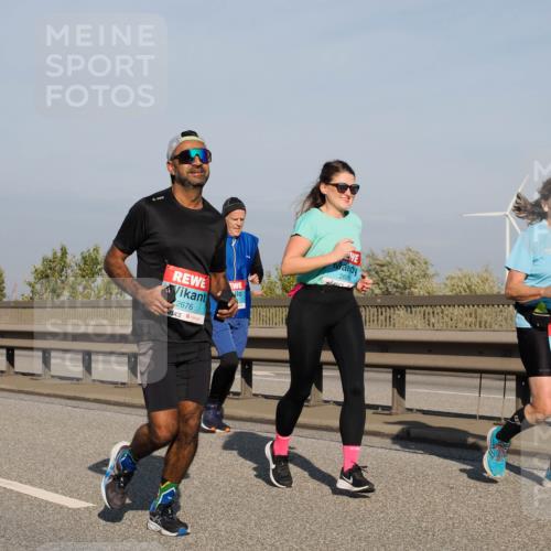 03.10.2025 - Köhlbrandbrückenlauf Fabian Wolf http://msf.ph/oto/9065704 03.10.2025 10:08:45 Position 3 2676, 2681, 3360 meine-sportfotos.de