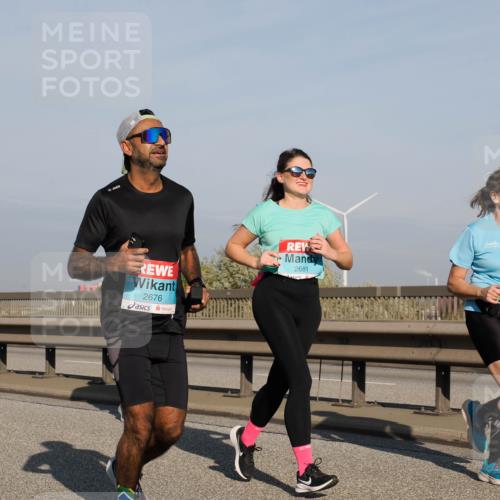 03.10.2025 - Köhlbrandbrückenlauf Fabian Wolf http://msf.ph/oto/9065713 03.10.2025 10:08:46 Position 3 2676, 2681, 960 meine-sportfotos.de