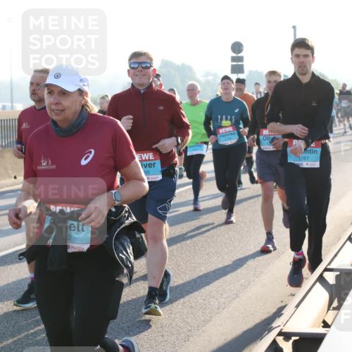 03.10.2025 - Köhlbrandbrückenlauf Lena Gebhardt http://msf.ph/oto/9065777 03.10.2025 09:22:46 Position 1 50, 1767 meine-sportfotos.de