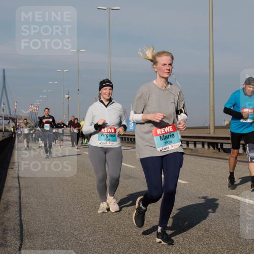 03.10.2025 - Köhlbrandbrückenlauf Fabian Wolf http://msf.ph/oto/9065788 03.10.2025 10:08:49 Position 3 2286, 3, 1824 meine-sportfotos.de