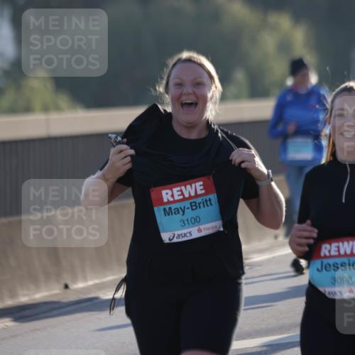 03.10.2025 - Köhlbrandbrückenlauf Jannik Wohlers http://msf.ph/oto/9065827 03.10.2025 09:26:54 Position 3 3100, 3098 meine-sportfotos.de