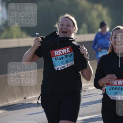 03.10.2025 - Köhlbrandbrückenlauf Jannik Wohlers http://msf.ph/oto/9065835 03.10.2025 09:26:54 Position 3 3100, 3098 meine-sportfotos.de