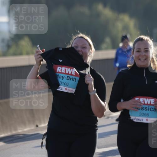 03.10.2025 - Köhlbrandbrückenlauf Jannik Wohlers http://msf.ph/oto/9065846 03.10.2025 09:26:54 Position 3 3100, 3098 meine-sportfotos.de