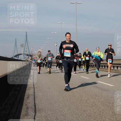 03.10.2025 - Köhlbrandbrückenlauf Fabian Wolf http://msf.ph/oto/9065852 03.10.2025 10:08:55 Position 3 3013 meine-sportfotos.de
