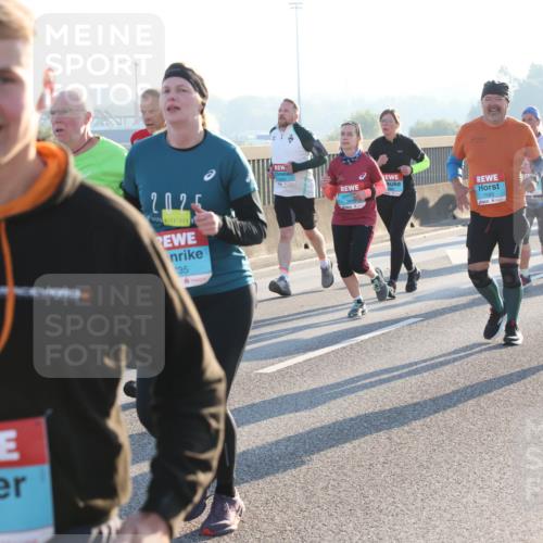03.10.2025 - Köhlbrandbrückenlauf Lena Gebhardt http://msf.ph/oto/9065866 03.10.2025 09:22:49 Position 1 1391, 2025, 35, 1593, 3736 meine-sportfotos.de