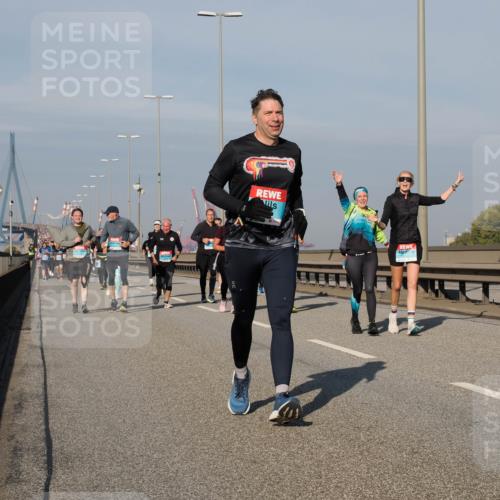 03.10.2025 - Köhlbrandbrückenlauf Fabian Wolf http://msf.ph/oto/9065886 03.10.2025 10:08:56 Position 3  meine-sportfotos.de