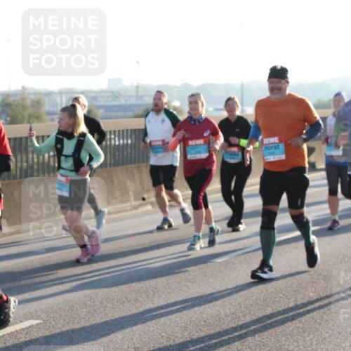 03.10.2025 - Köhlbrandbrückenlauf Lena Gebhardt http://msf.ph/oto/9065889 03.10.2025 09:22:50 Position 1 3028 meine-sportfotos.de