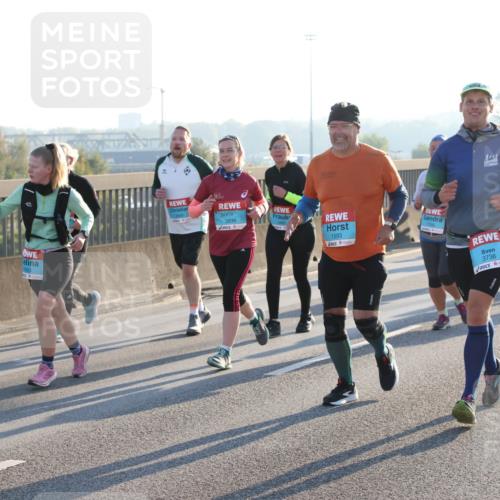 03.10.2025 - Köhlbrandbrückenlauf Lena Gebhardt http://msf.ph/oto/9065896 03.10.2025 09:22:50 Position 1 3028, 1503, 3839, 1593, 1746, 3736 meine-sportfotos.de