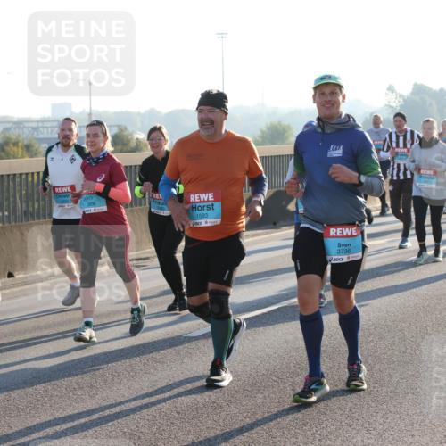 03.10.2025 - Köhlbrandbrückenlauf Lena Gebhardt http://msf.ph/oto/9065903 03.10.2025 09:22:50 Position 1 1503, 3839, 1593, 3736 meine-sportfotos.de