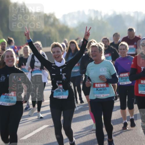 03.10.2025 - Köhlbrandbrückenlauf Jannik Wohlers http://msf.ph/oto/9065908 03.10.2025 09:26:57 Position 3 2926, 2928, 2927, 3094, 2565 meine-sportfotos.de