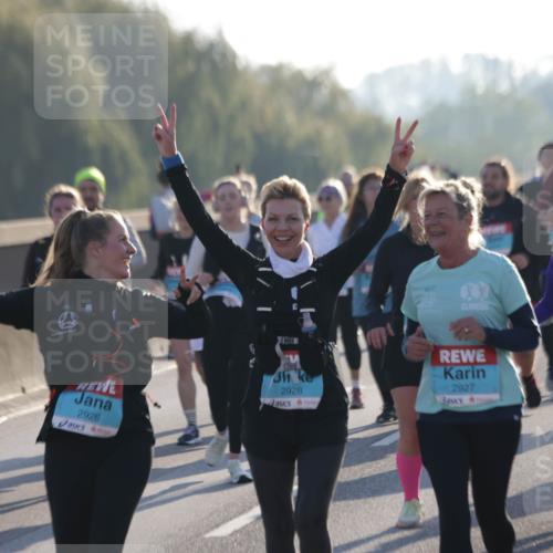 03.10.2025 - Köhlbrandbrückenlauf Jannik Wohlers http://msf.ph/oto/9065943 03.10.2025 09:26:58 Position 3 2926, 2928, 2927, 3094, 2565 meine-sportfotos.de