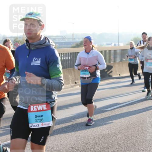 03.10.2025 - Köhlbrandbrückenlauf Lena Gebhardt http://msf.ph/oto/9065951 03.10.2025 09:22:51 Position 1 1593, 3736, 1746 meine-sportfotos.de