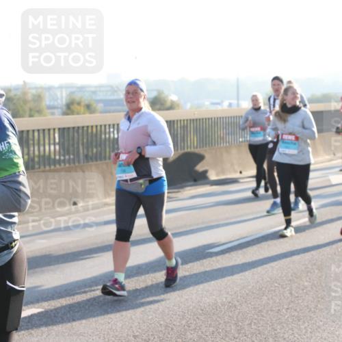 03.10.2025 - Köhlbrandbrückenlauf Lena Gebhardt http://msf.ph/oto/9065960 03.10.2025 09:22:52 Position 1 3736 meine-sportfotos.de