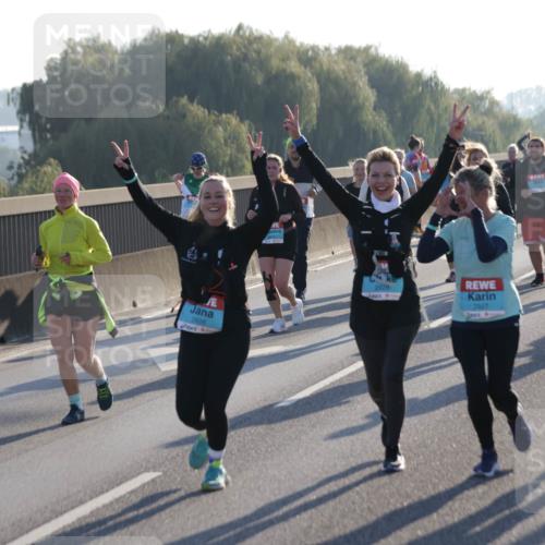 03.10.2025 - Köhlbrandbrückenlauf Jannik Wohlers http://msf.ph/oto/9065975 03.10.2025 09:26:59 Position 3 2926, 2928, 2927, 2565 meine-sportfotos.de