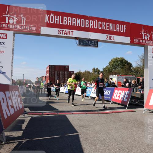03.10.2025 - Köhlbrandbrückenlauf Lena Gebhardt http://msf.ph/oto/9065988 03.10.2025 13:29:29 Ziel 5340, 5366, 5470, 5514, 5601, 6156, 6334, 6335, 6336, 6351, 6387, 6539, 6543, 6554, 6555 meine-sportfotos.de